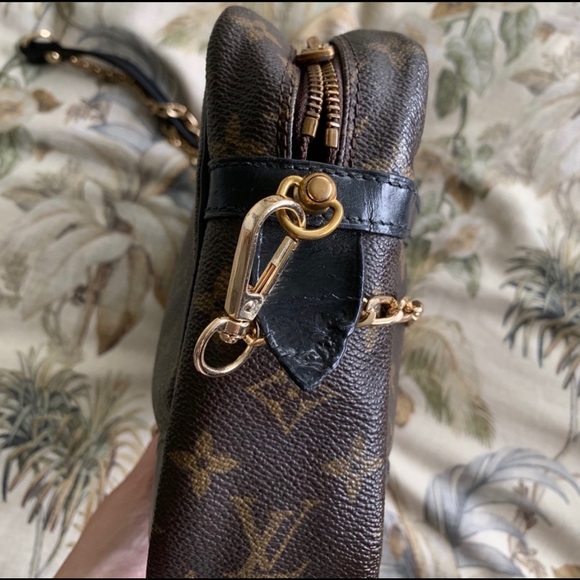 Louis Vuitton Compiegne Crossbody Bag - Picture 5 of 8